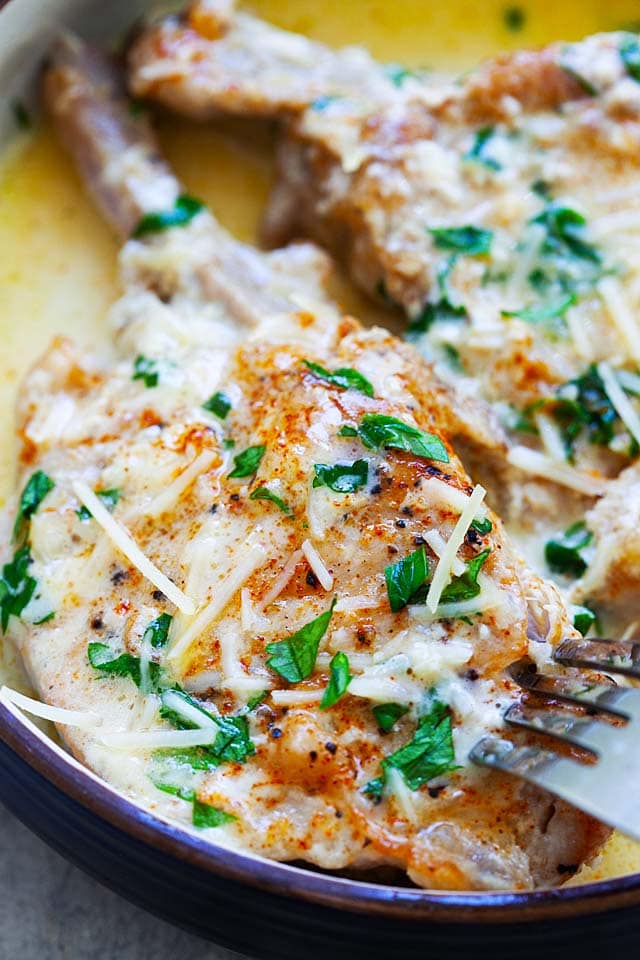 Healthy Instant Pot pork chops with garlic, ready to serve.